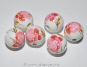 Vita runda romantiska porslinspärlor med rosa rosor, 14mm
