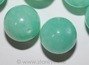 Malaysian Jade ”Tropical Waters”, handskurna runda pärlor 16mm