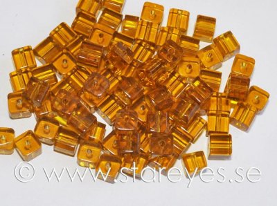 Kubformade glaspärlor 6,5x6,5mm - Amber